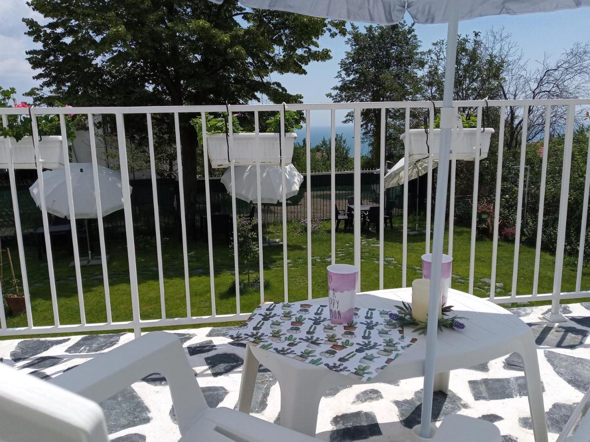 Simada Blue Guesthouse غولدن ساندز المظهر الخارجي الصورة