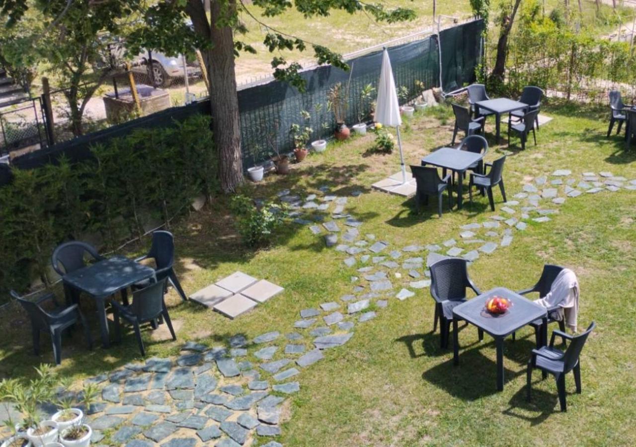 Simada Blue Guesthouse غولدن ساندز المظهر الخارجي الصورة