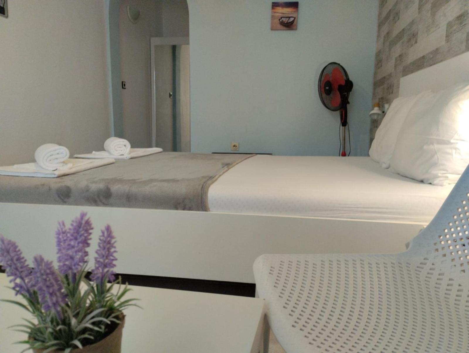 Simada Blue Guesthouse غولدن ساندز المظهر الخارجي الصورة